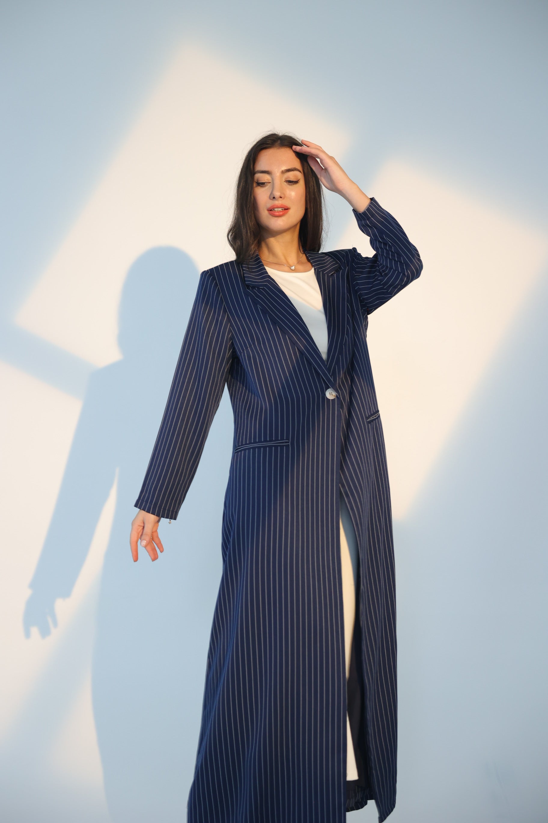 عباية كلاسيكية مخططة باللون الكحلي