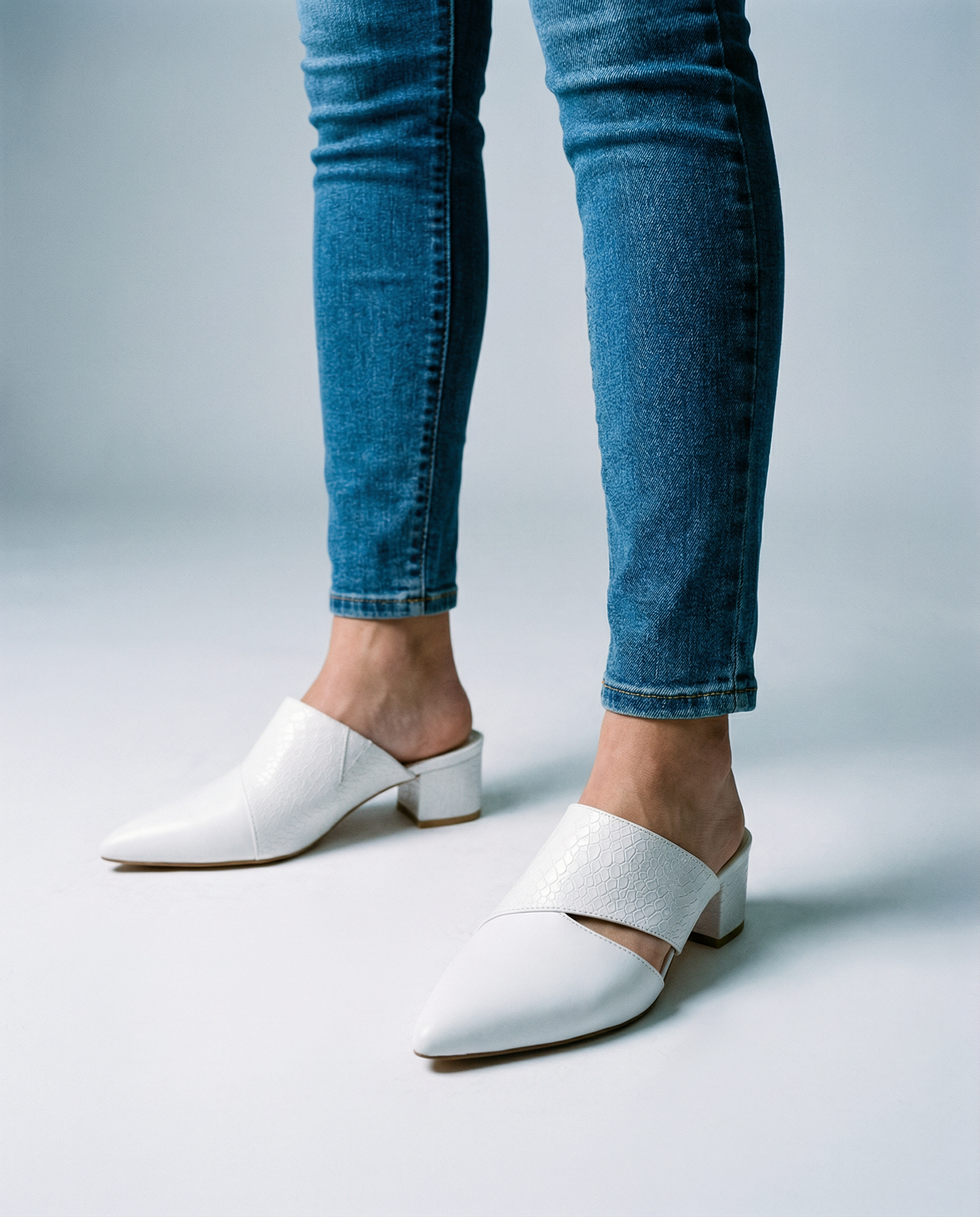 Half White Snakeskin Leather Shoes with Cut Out effect