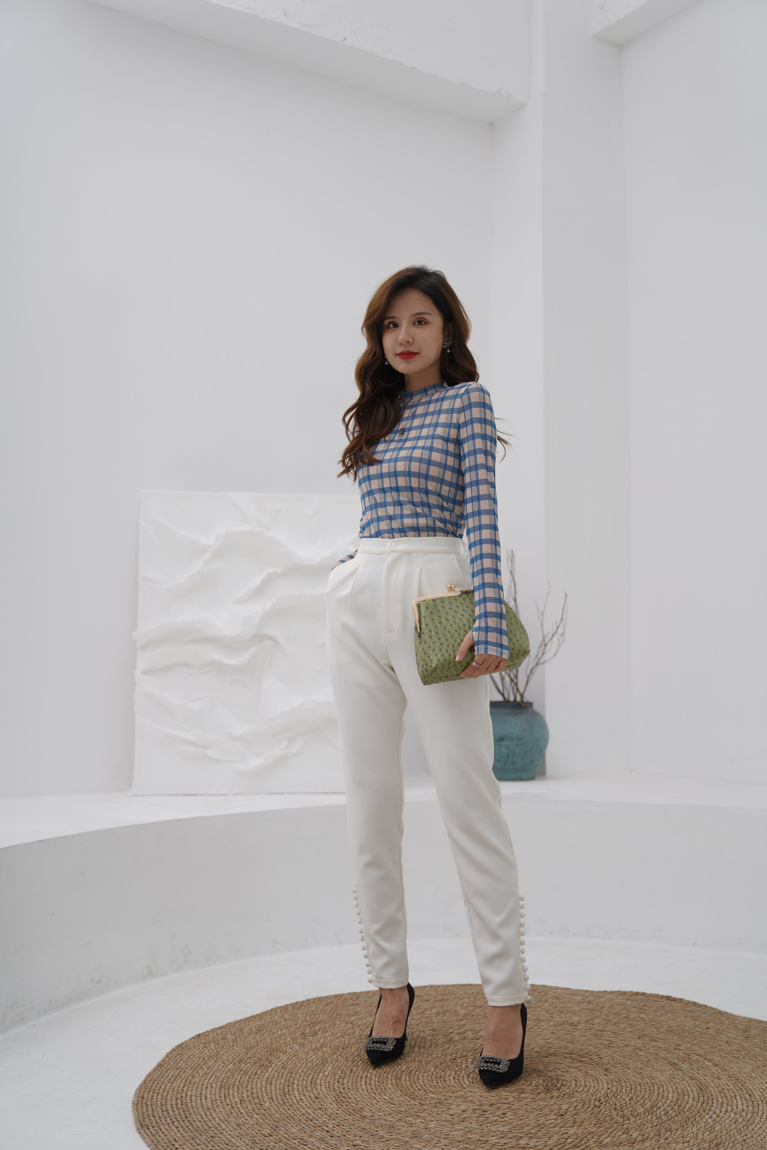 حقيبة كلاتش بقفل معدني - باللون الزيتي