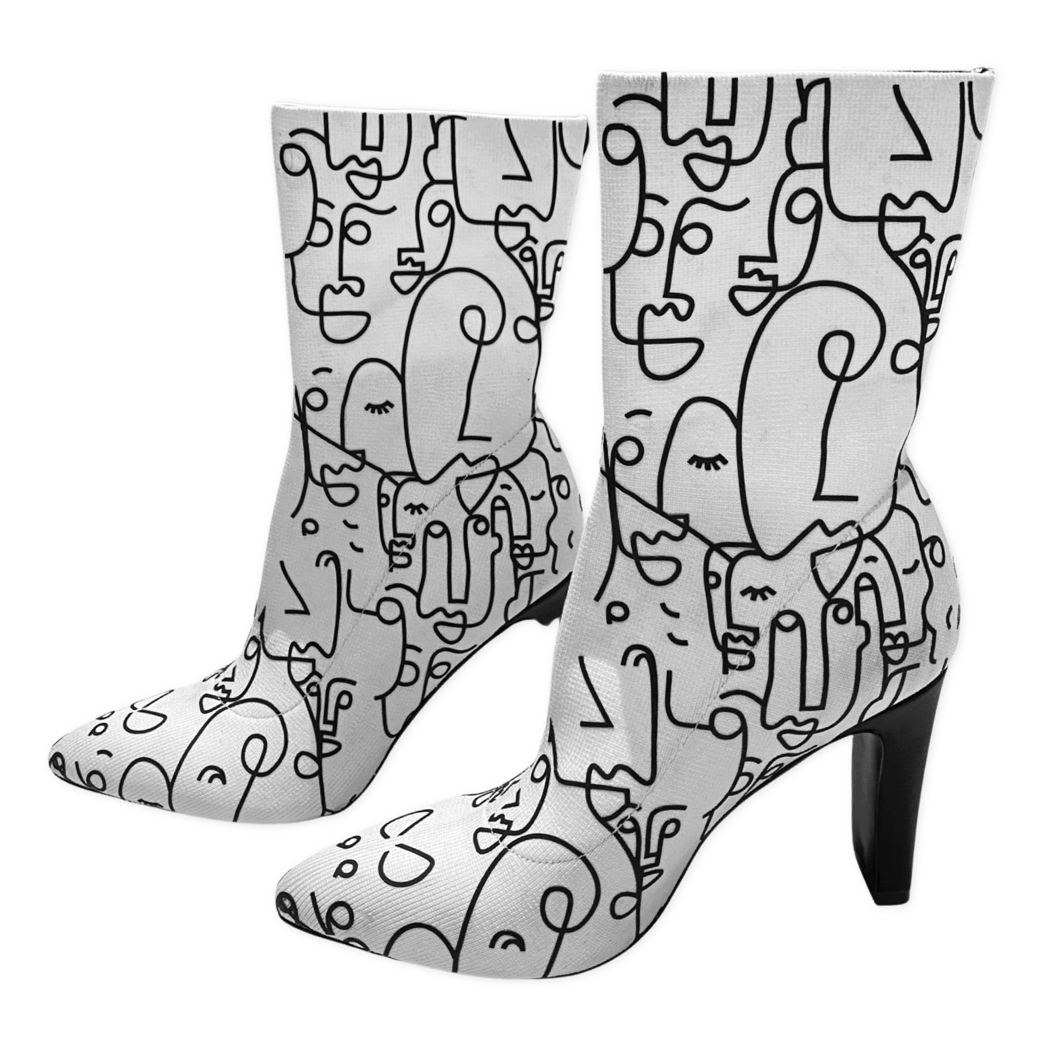 حذاء بكعب جورب وتفاصيل رسومات خطية