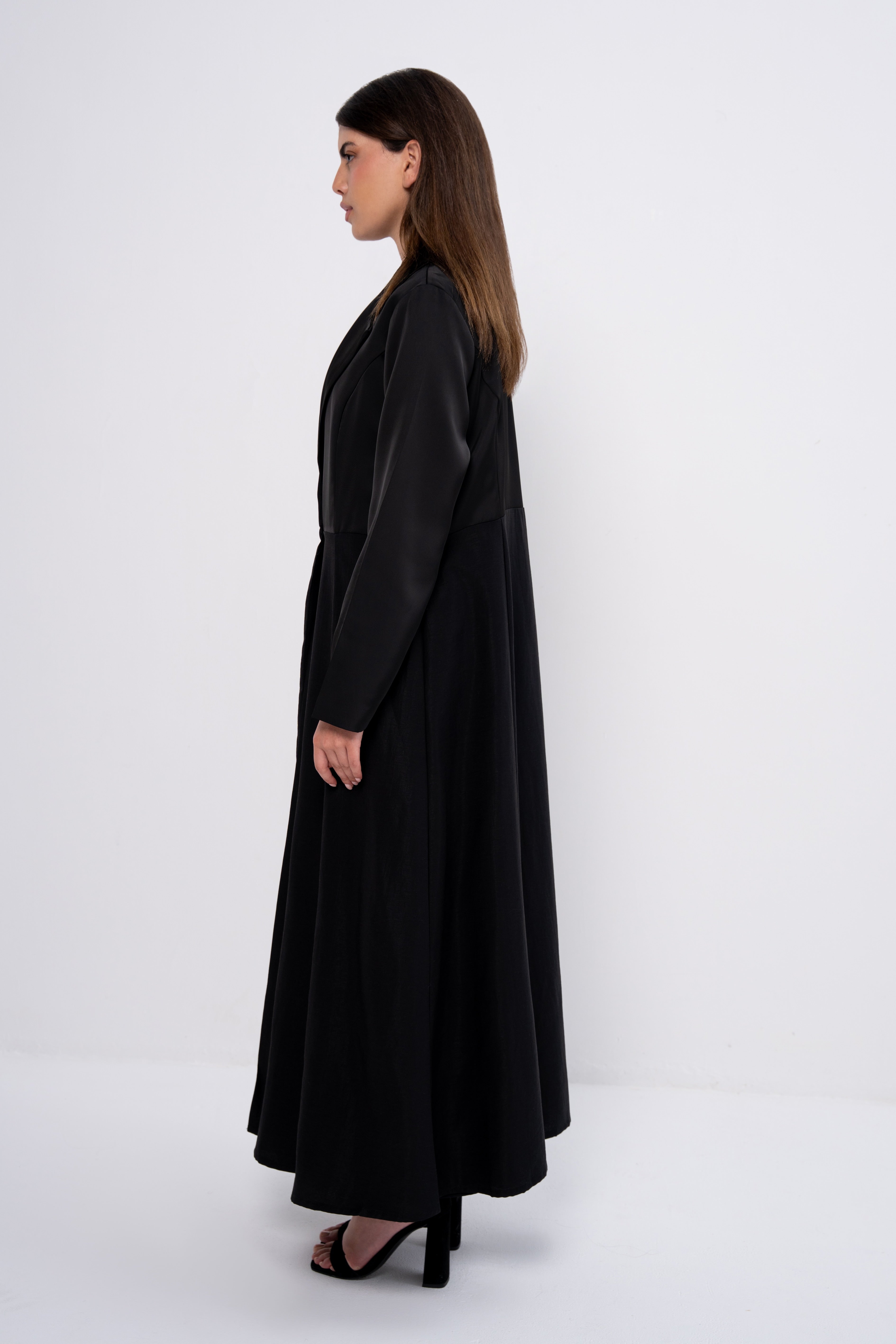 Multi-Fabric Abaya in Black