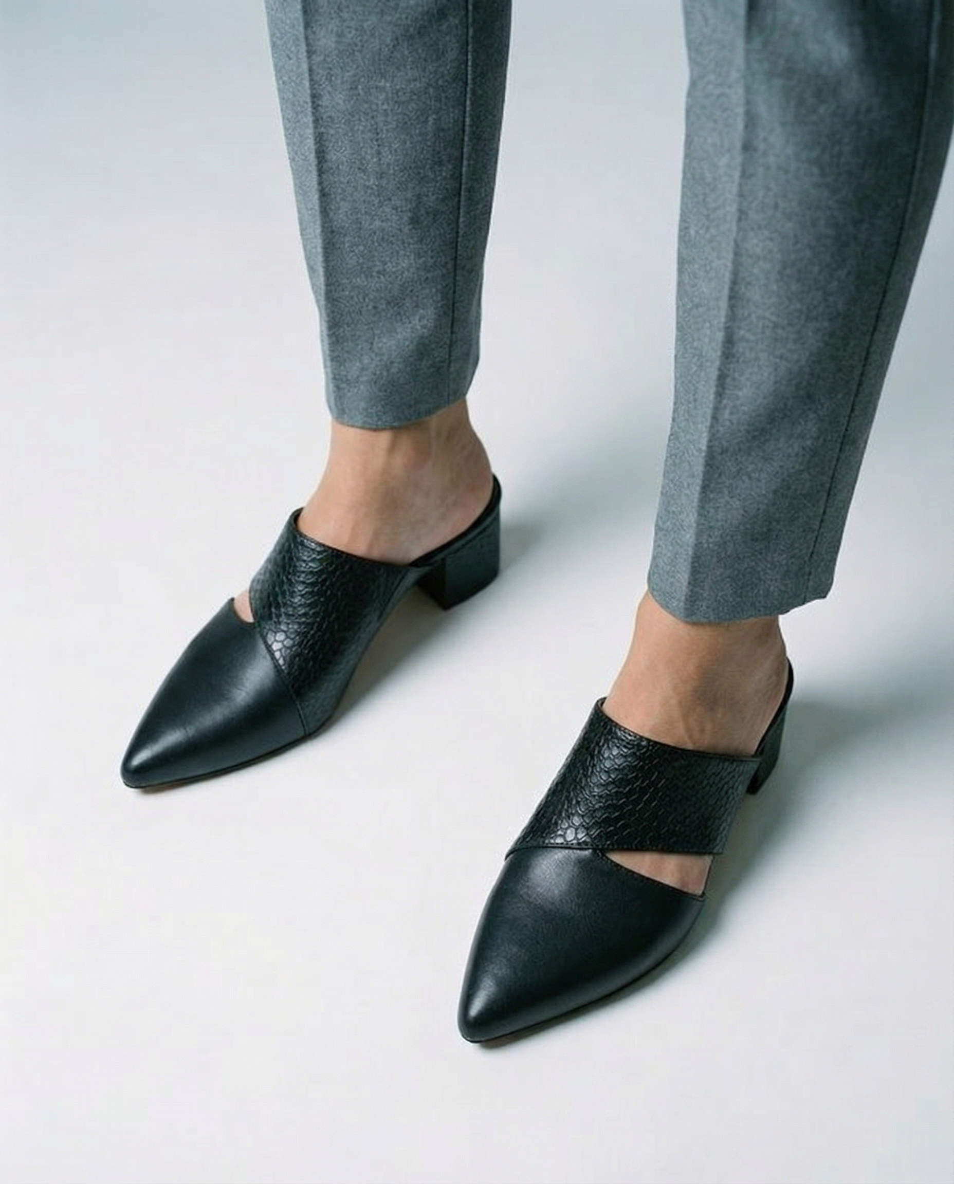 Half Black Snakeskin Leather Shoes with Cut Out effect