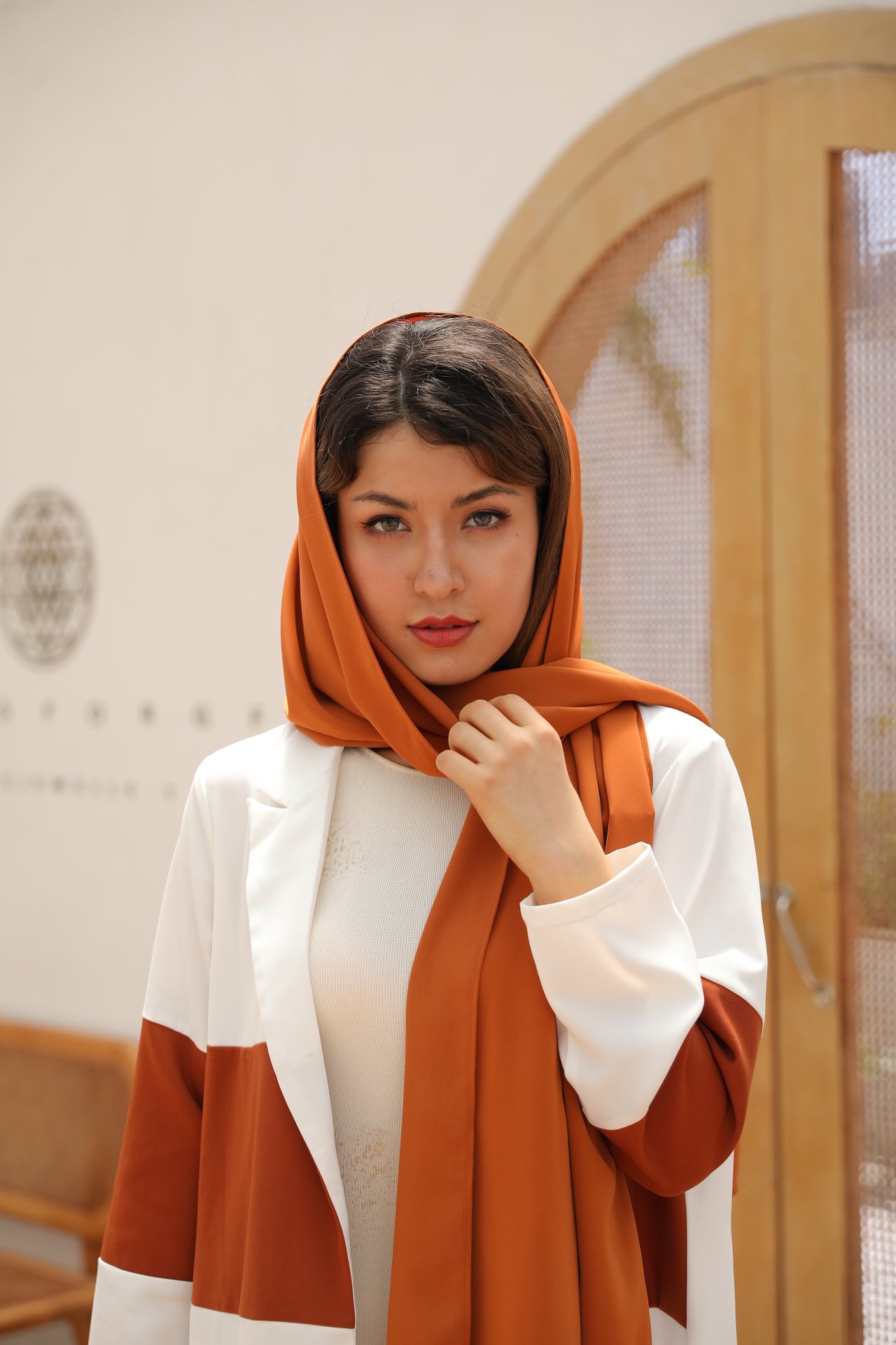 عباية بدلة كلاسيكية ذات ألوان متعددة