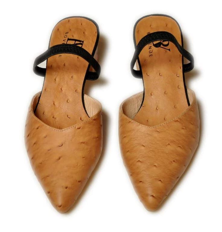 حذاء كلاسيكي من جلد النعام - بني